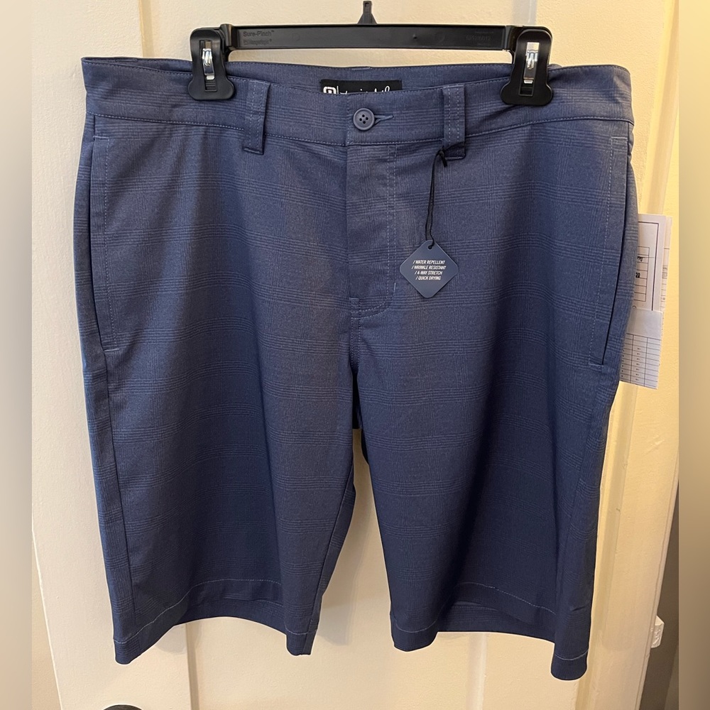 Travis Matthew Golf Shorts Size 34